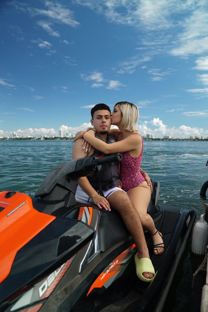 Miami: Jet Ski Adventure with Complimentary Speed Boat Ride - Safety instruction before the throttle opens