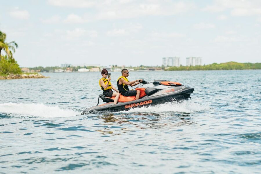 Miami: Jet Ski Rental in Biscayne Bay - The safety briefing and first controls