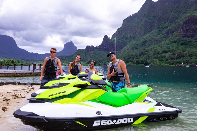 Moorea Explorer Jet Ski tour - Riding through Cook’s Bay