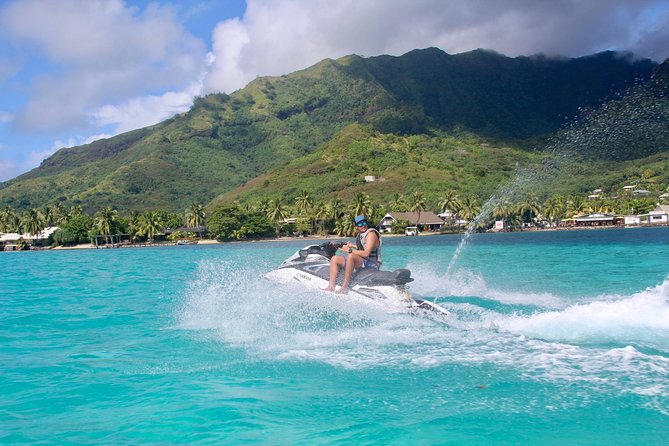 Moorea Explorer Jet Ski tour - Swimming with rays, fish, and blacktip sharks