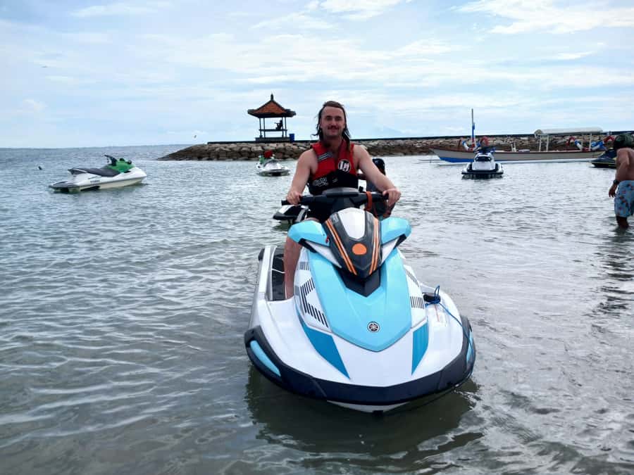 Nusa Dua: Self Drive Jet Ski Experience - After the ride: showers, lockers, and other water sports