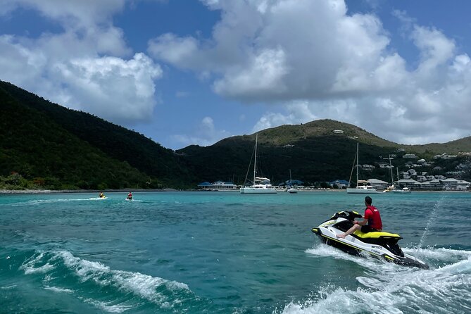 One hour private jet ski tour in Saint Martin with free passenger - What the private format adds