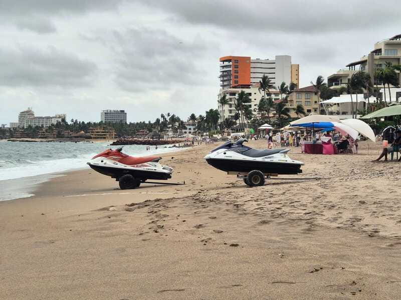 Puerto Vallarta: Rent a Jet Ski - Safety, clothing, and physical limits