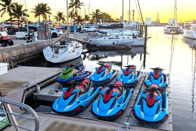 Six Fins Key West 1-hour Freestyle Jet Ski Tour - What the guide’s style adds