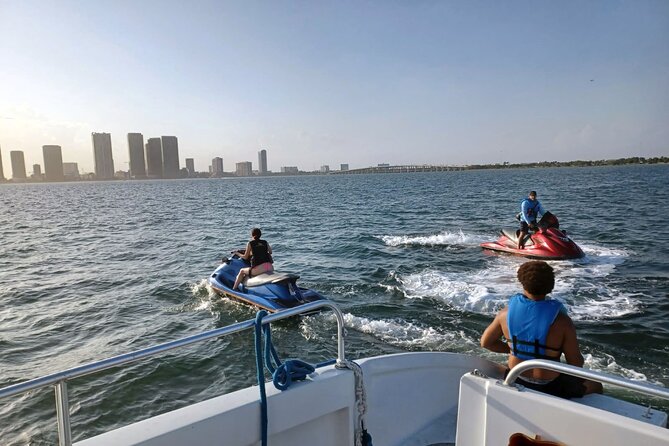 The Ultimate Water Experience in Miami with Drinks and Jet Skis - What the $194 price really covers